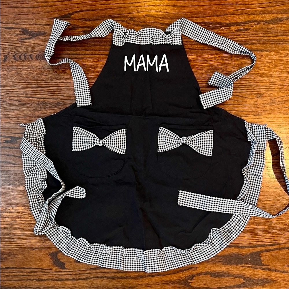 NWOT Black and White Apron with Bow Details - Perfect baby shower, mom to be
